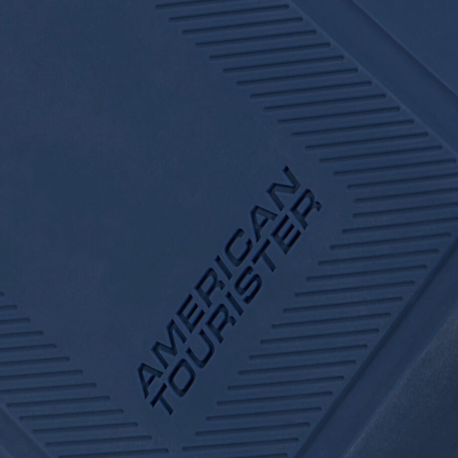 Urban Groove Toiletry Kit in the color Dark Navy. image number 4
